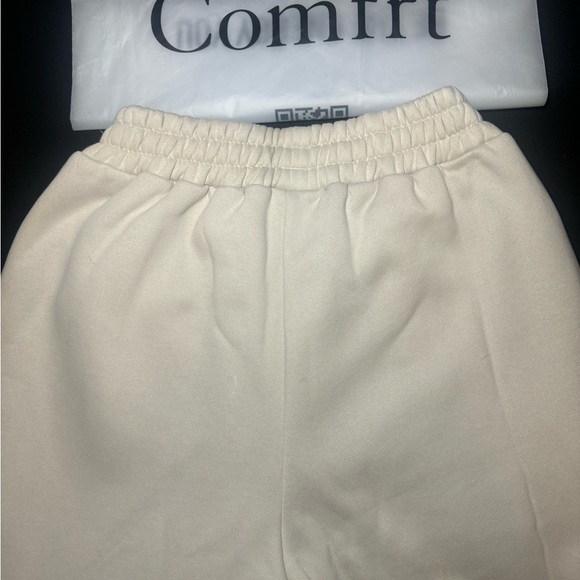 NWT- Comfrt sweatpants - Picture 4 of 6